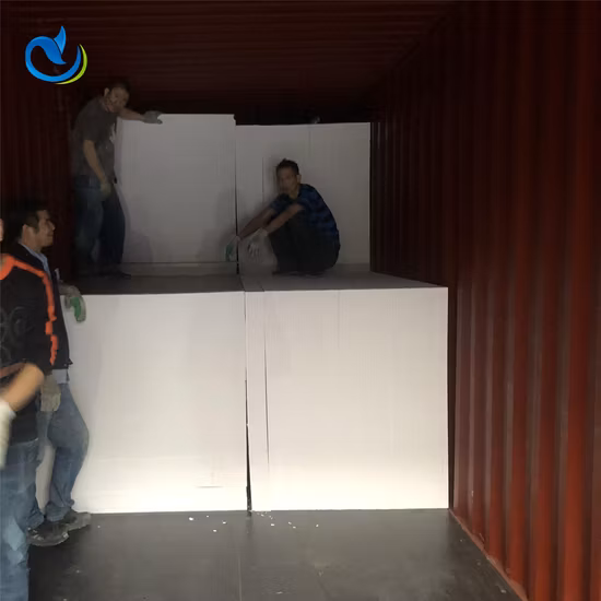 キッチンキャビネット、家庭用プラスチック製品用の白色防水PVC発泡ボード